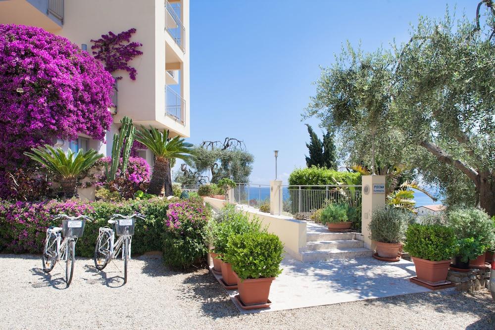 Hotel Metropol Diano Marina Buitenkant foto