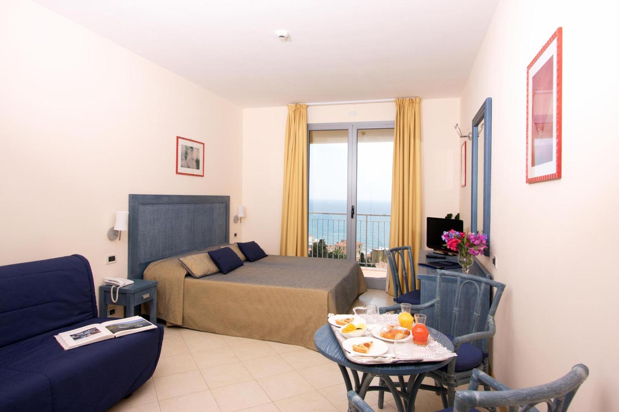 Hotel Metropol Diano Marina Buitenkant foto