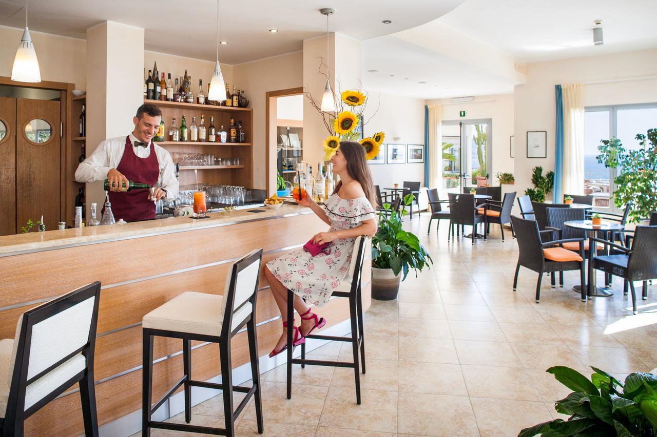 Hotel Metropol Diano Marina Buitenkant foto