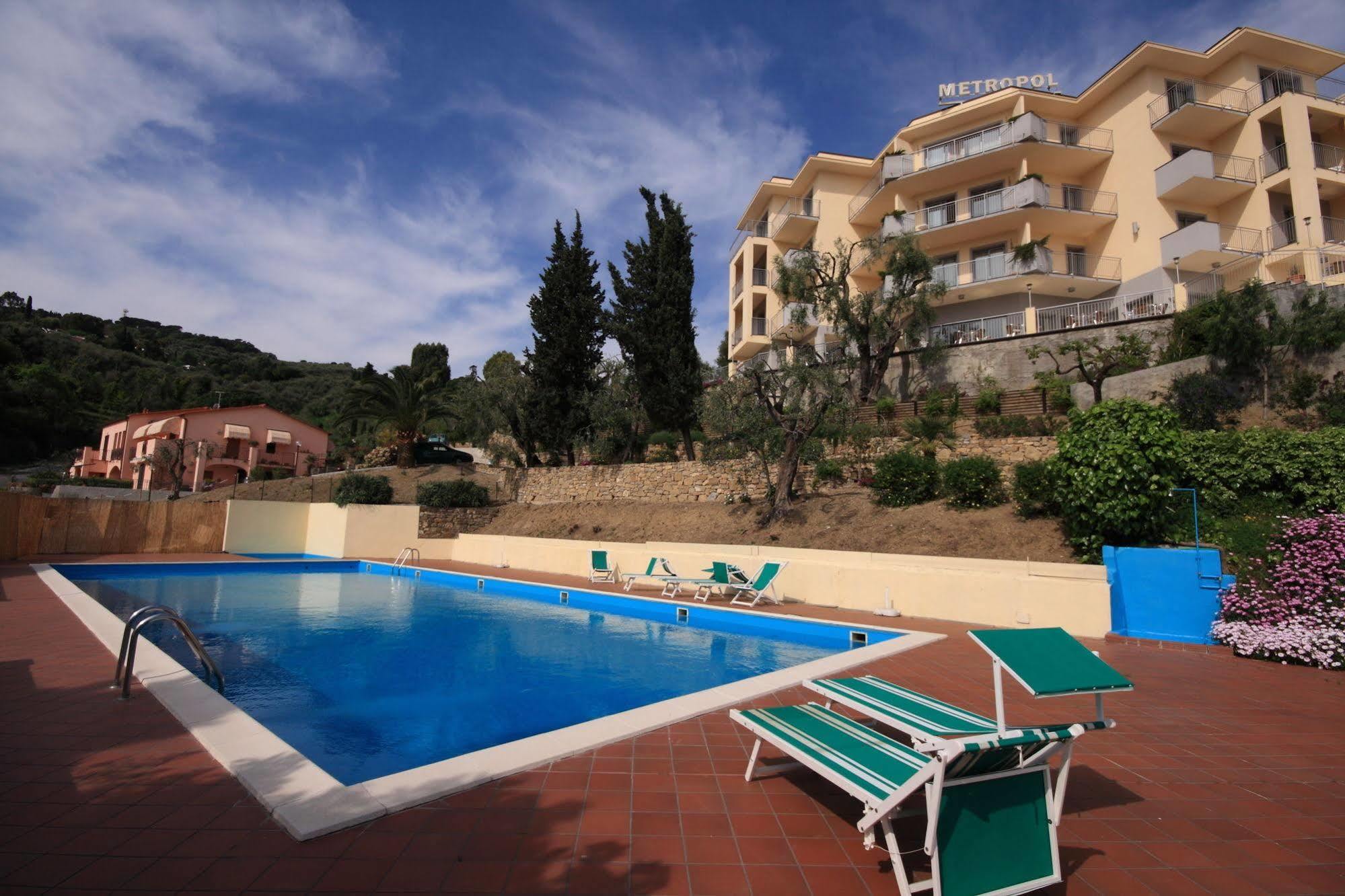 Hotel Metropol Diano Marina Buitenkant foto